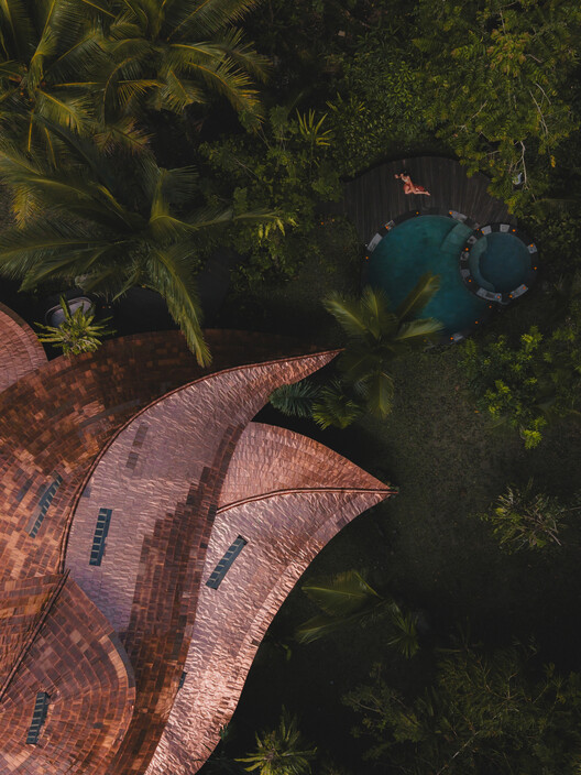 Hideout Leaf Villa / Pablo Luna Studio Hideout Leaf Villa / Pablo Luna Studio - Image 8 of 32