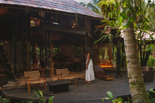 Hideout Leaf Villa / Pablo Luna Studio Hideout Leaf Villa / Pablo Luna Studio - Exterior Photography, Wood