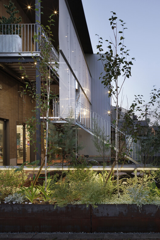 Kyoto Minami Kaikan Movie Theater / Tato Architects Kyoto Minami Kaikan Movie Theater / Tato Architects - Exterior Photography, Balcony