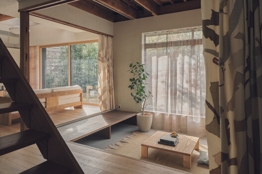 Green Sandwich House / HYAN Green Sandwich House / HYAN - Interior Photography, Living Room, Wood, Lighting