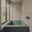 Green Sandwich House / HYAN - Renovation