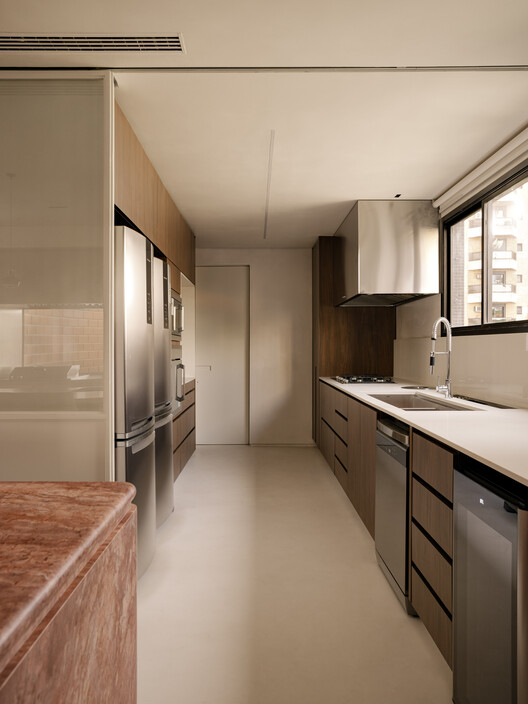 Apartment Matisse / Gurgel D’Alfonso Arquitetura Apartment Matisse / Gurgel D’Alfonso Arquitetura - Interior Photography, Kitchen, Countertop, Wood, Lighting, Sink