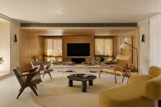 Apartment Matisse / Gurgel D’Alfonso Arquitetura Apartment Matisse / Gurgel D’Alfonso Arquitetura - Interior Photography, Living Room, Wood, Lighting, Chair, Sofa, Table