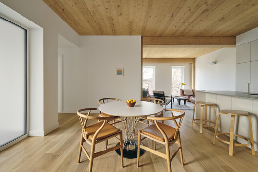 Frame 122 / Brent Buck Architects Frame 122 / Brent Buck Architects - Interior Photography, Dining room, Wood, Chair