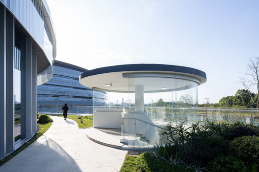 Tianfu Fusion Technology Research Center - SWIP / CSWADI Tianfu Fusion Technology Research Center - SWIP / CSWADI - Exterior Photography, Glass