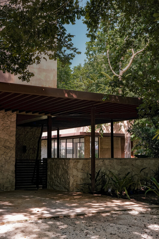 Sodzil House / Esencial Studio Sodzil House / Esencial Studio - Image 7 of 17
