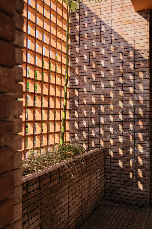 Common Days Cafe / INS Studio Common Days Cafe / INS Studio - Image 17 of 25