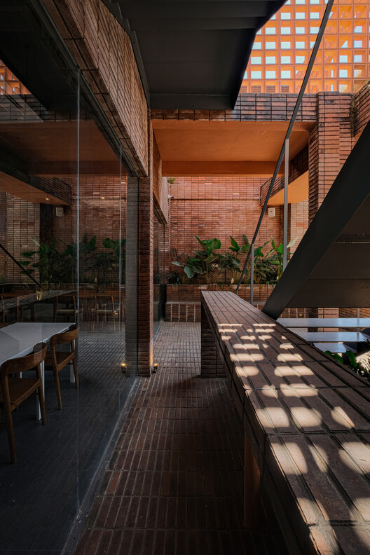 Common Days Cafe / INS Studio Common Days Cafe / INS Studio - Interior Photography, Wood, Brick