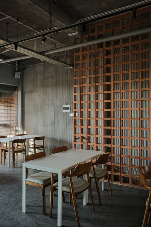 Common Days Cafe / INS Studio Common Days Cafe / INS Studio - Interior Photography, Dining room, Wood, Table, Lighting, Chair
