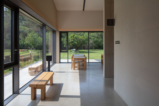 Deulkkotsoop "Field · Flower · Forest" Café / MTT - Interior Photography, Wood