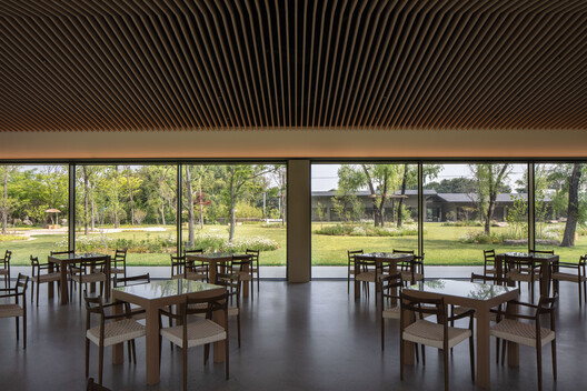 Deulkkotsoop "Field · Flower · Forest" Café / MTT - Interior Photography, Dining room