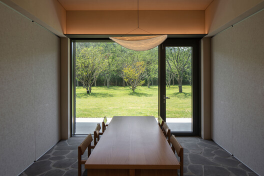 Deulkkotsoop "Field · Flower · Forest" Café / MTT - Interior Photography, Dining room, Wood