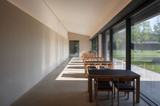 Deulkkotsoop "Field · Flower · Forest" Café / MTT - Interior Photography, Dining room