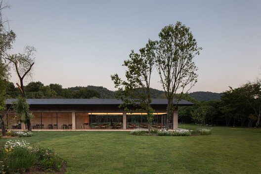 Deulkkotsoop "Field · Flower · Forest" Café / MTT - Exterior Photography, Garden