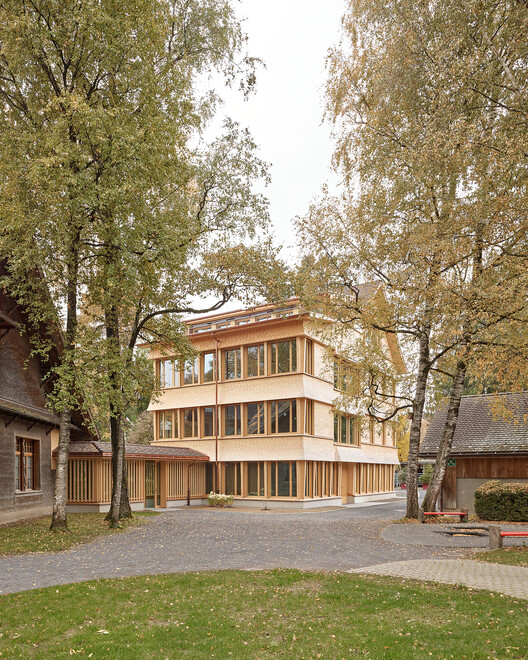 Bossard School / Gut Deubelbeiss Nill Architekten - Exterior Photography, Wood
