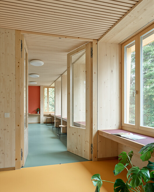 Bossard School / Gut Deubelbeiss Nill Architekten - Interior Photography, Wood