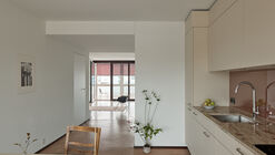 Housing on top of the petrol station / Gut Deubelbeiss Nill Architekten