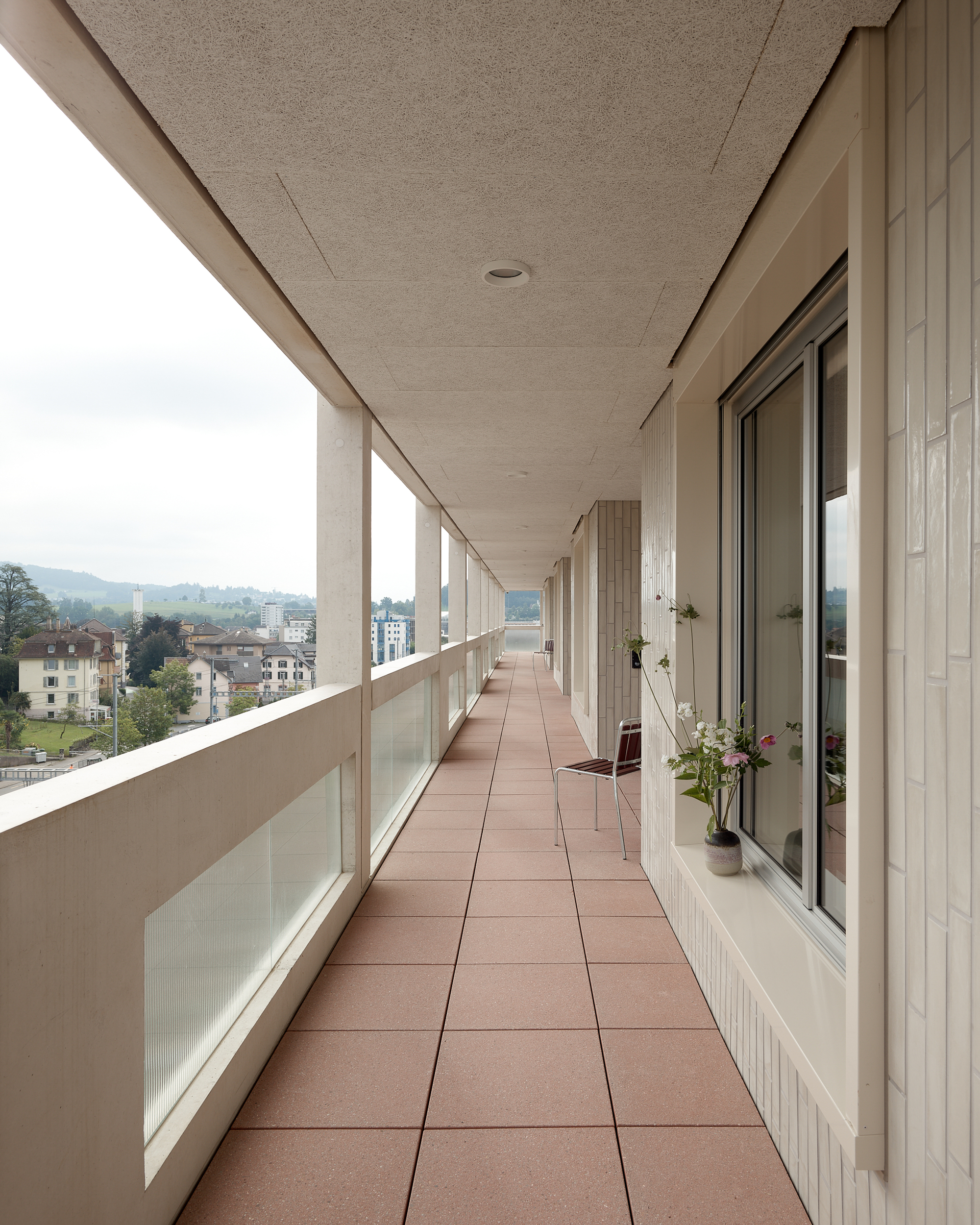 Gallery of Housing on top of the petrol station / Gut Deubelbeiss Nill Architekten - 15