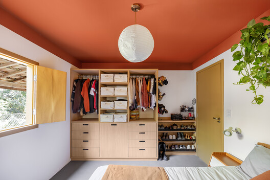 Quetzal House / Sertão Arquitetos Quetzal House / Sertão Arquitetos - Interior Photography, Closet, Wood, Lighting, Shelving