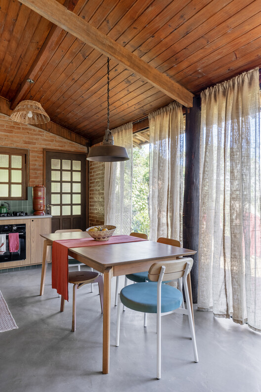 Quetzal House / Sertão Arquitetos Quetzal House / Sertão Arquitetos - Interior Photography, Wood, Table, Chair, Lighting