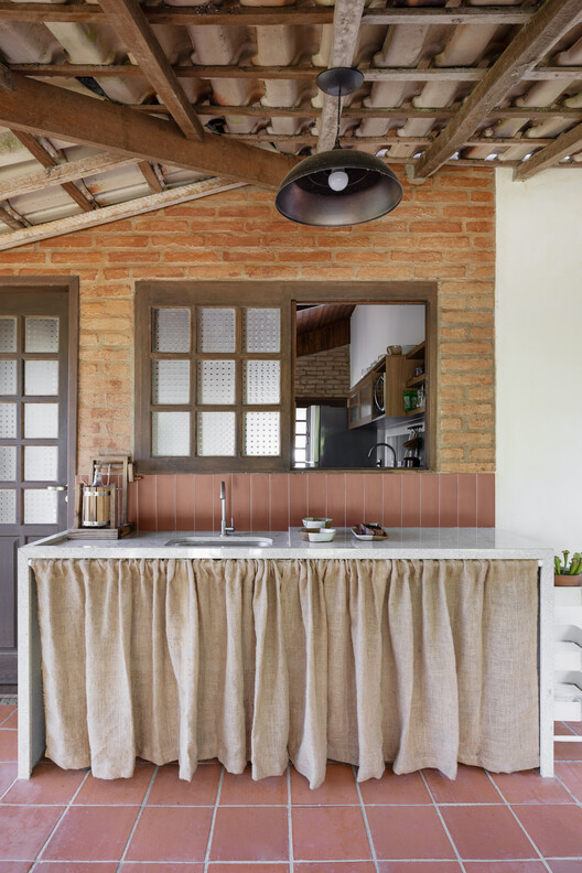 Quetzal House / Sertão Arquitetos Quetzal House / Sertão Arquitetos - Interior Photography, Kitchen, Wood, Countertop, Lighting, Chair