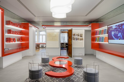 Headquarters "MANZ Bel Étage" / Podrecca Architects - Interior Photography, Living Room, Shelving