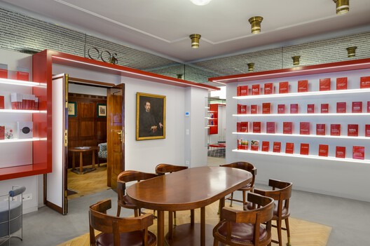 Headquarters "MANZ Bel Étage" / Podrecca Architects - Interior Photography, Dining room, Lighting, Shelving, Glass
