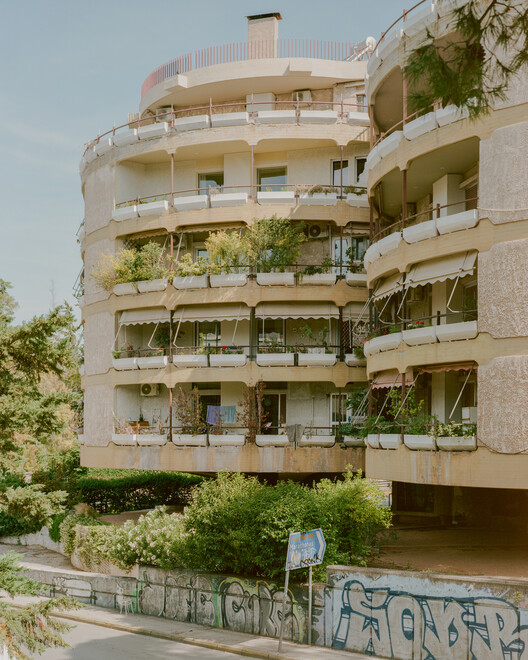 Kifisia Apartment: A Reconfiguration of Domestic Boundaries / Georgios Apostolopoulos Architects - Exterior Photography, Balcony