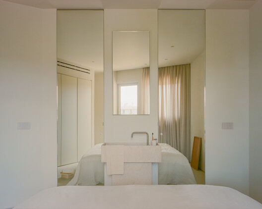 Kifisia Apartment: A Reconfiguration of Domestic Boundaries / Georgios Apostolopoulos Architects Kifisia Apartment: A Reconfiguration of Domestic Boundaries / Georgios Apostolopoulos Architects - Image 18 of 25