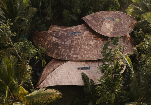 Hideout Leaf Villa / Pablo Luna Studio Hideout Leaf Villa / Pablo Luna Studio - Image 2 of 32