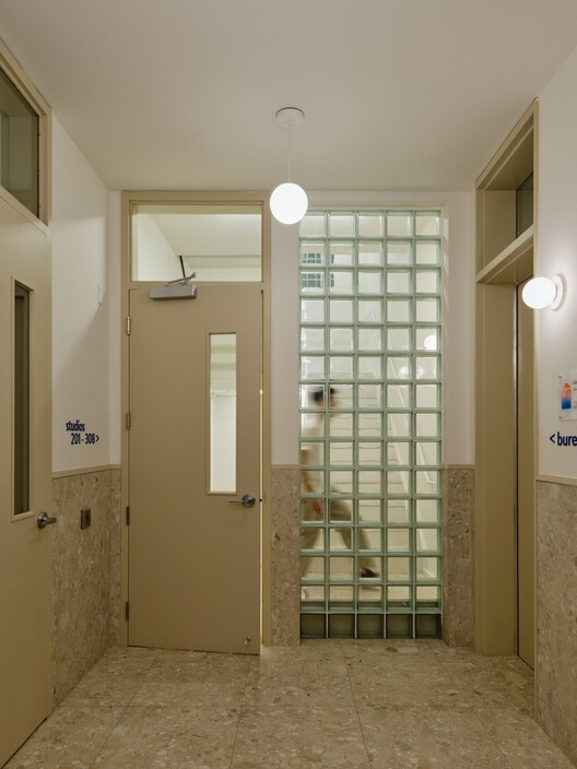 Pavillon Monk / L. McComber Pavillon Monk / L. McComber - Interior Photography, Bathroom, Lighting, Glass