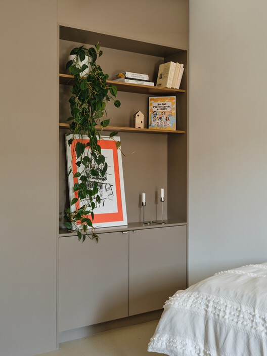 Pavillon Monk / L. McComber Pavillon Monk / L. McComber - Interior Photography, Bedroom, Shelving, Wood, Lighting