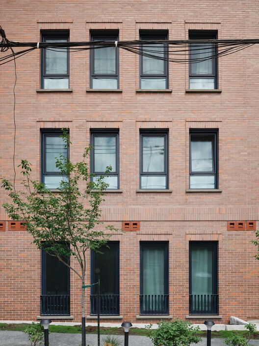 Pavillon Monk / L. McComber Pavillon Monk / L. McComber - Exterior Photography, Brick, Facade, Glass