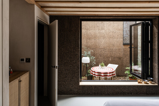 Applying Exposed Cork in Interior Architecture Applying Exposed Cork in Interior Architecture - Image 19 of 36