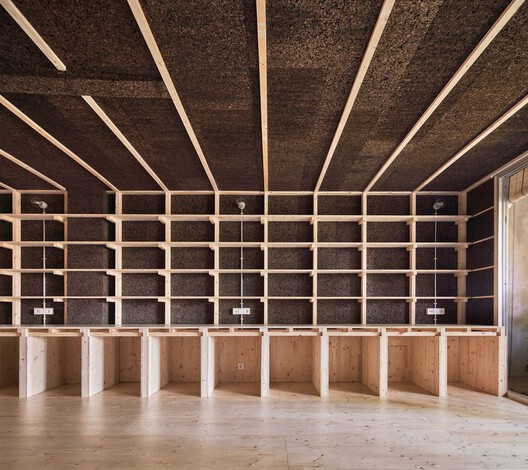 Applying Exposed Cork in Interior Architecture Applying Exposed Cork in Interior Architecture - Image 25 of 36