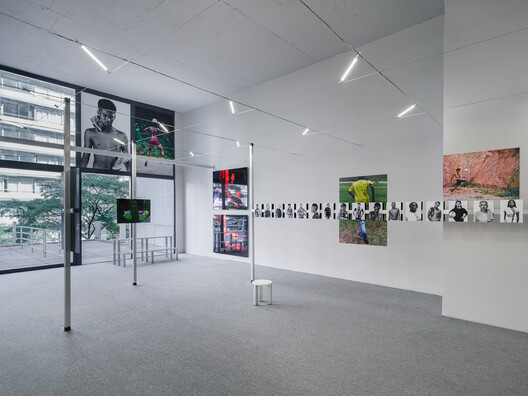 In Campo, Solo Exhibition by Hick Duarte / Clube In Campo, Solo Exhibition by Hick Duarte / Clube - Interior Photography