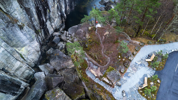JUVO – resting area and viewpoint in Southwestern Norway / ATSITE