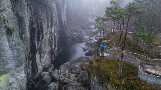 JUVO – resting area and viewpoint in Southwestern Norway / ATSITE JUVO – resting area and viewpoint in Southwestern Norway / ATSITE - Image 2 of 18