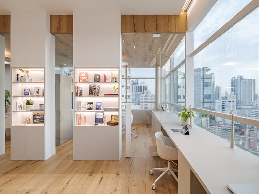 Sartoriale Offices / DOS - G arquitectos - Interior Photography, Kitchen, Shelving, Lighting, Glass, Chair