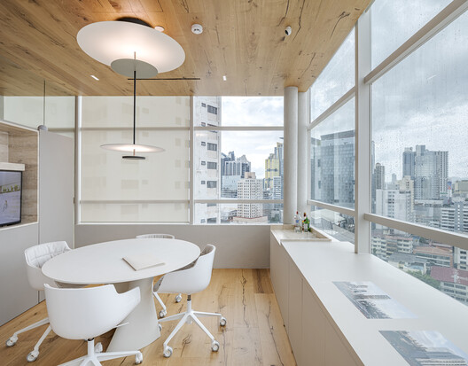 Sartoriale Offices / DOS - G arquitectos - Interior Photography, Table, Lighting, Chair, Glass