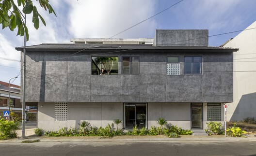 The Inner Court House / Plus Idea Studio - Exterior Photography, Facade, Concrete