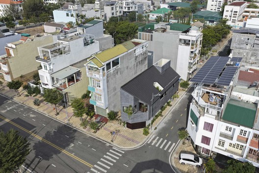 The Inner Court House / Plus Idea Studio - Facade, Balcony