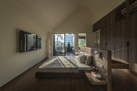 The Inner Court House / Plus Idea Studio - Interior Photography, Bedroom, Wood, Lighting, Bed