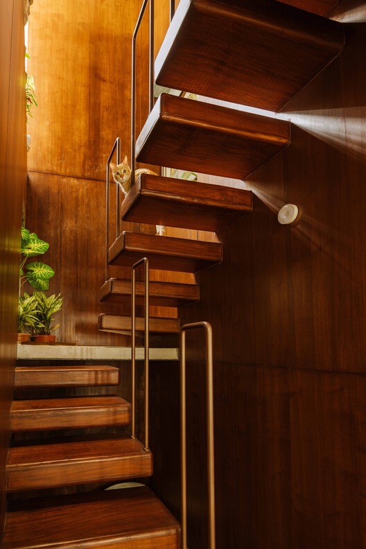 The House of Thirds / Architects Collaborative The House of Thirds / Architects Collaborative - Interior Photography, Stairs, Wood, Handrail