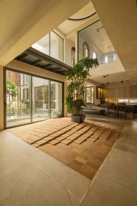 The House of Thirds / Architects Collaborative The House of Thirds / Architects Collaborative - Interior Photography, Wood, Courtyard