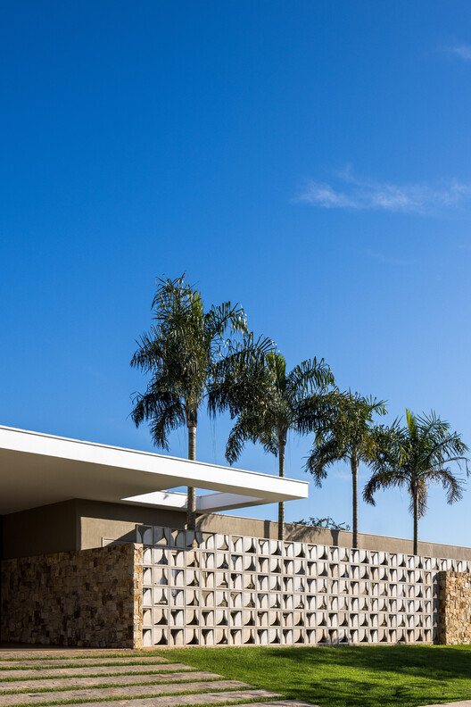 Refuge House / Elisa Porto Arquitetura Refuge House / Elisa Porto Arquitetura - Image 8 of 31