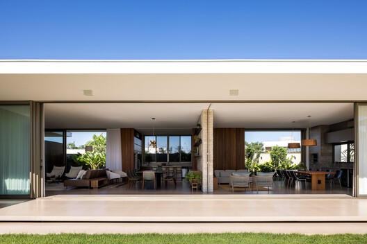 Refuge House / Elisa Porto Arquitetura Refuge House / Elisa Porto Arquitetura - Image 11 of 31