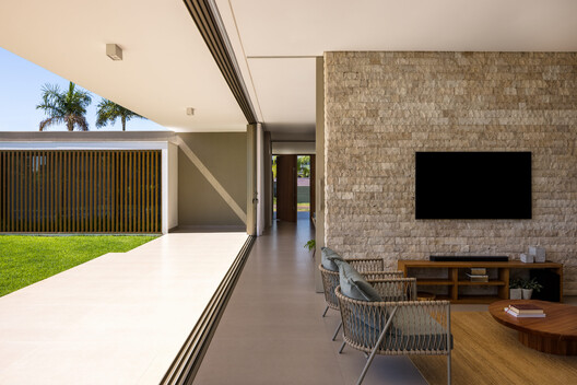 Refuge House / Elisa Porto Arquitetura Refuge House / Elisa Porto Arquitetura - Interior Photography, Wood