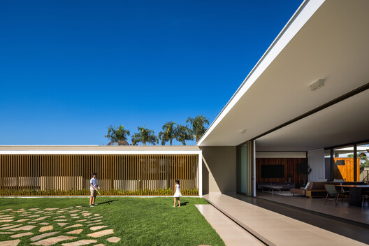 Refuge House / Elisa Porto Arquitetura Refuge House / Elisa Porto Arquitetura - Image 5 of 31