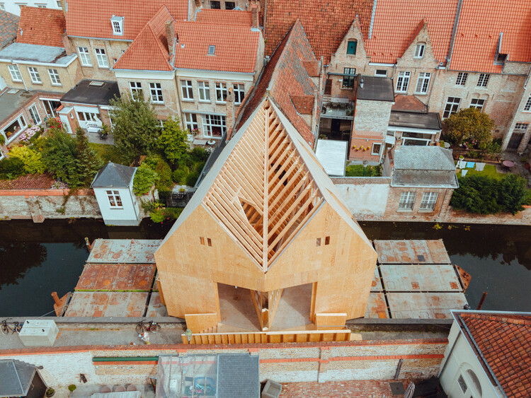 Brugge Diptych / PARA - Image 3 of 20